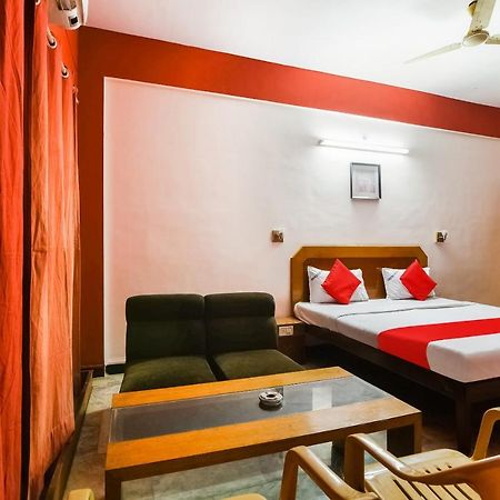 Oyo 48251 Dsr Grand Hotel Krishnagiri Exterior foto